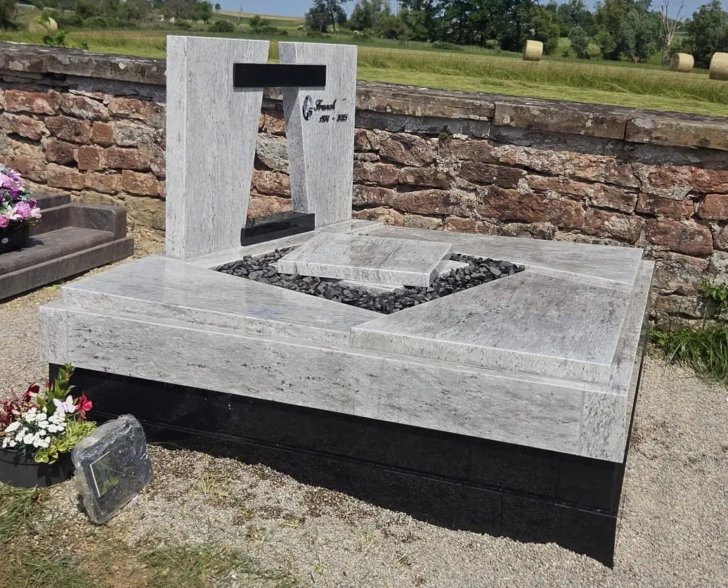 Monument funéraire double en granit River White et Noir Fin - cimetière d'Issenhausen