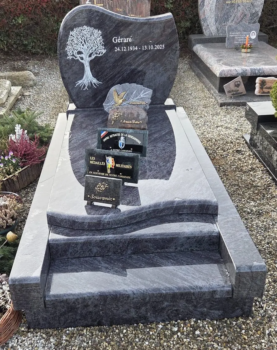 Monument funéraire en granit Vizag Blue - cimetière de Wasselonne