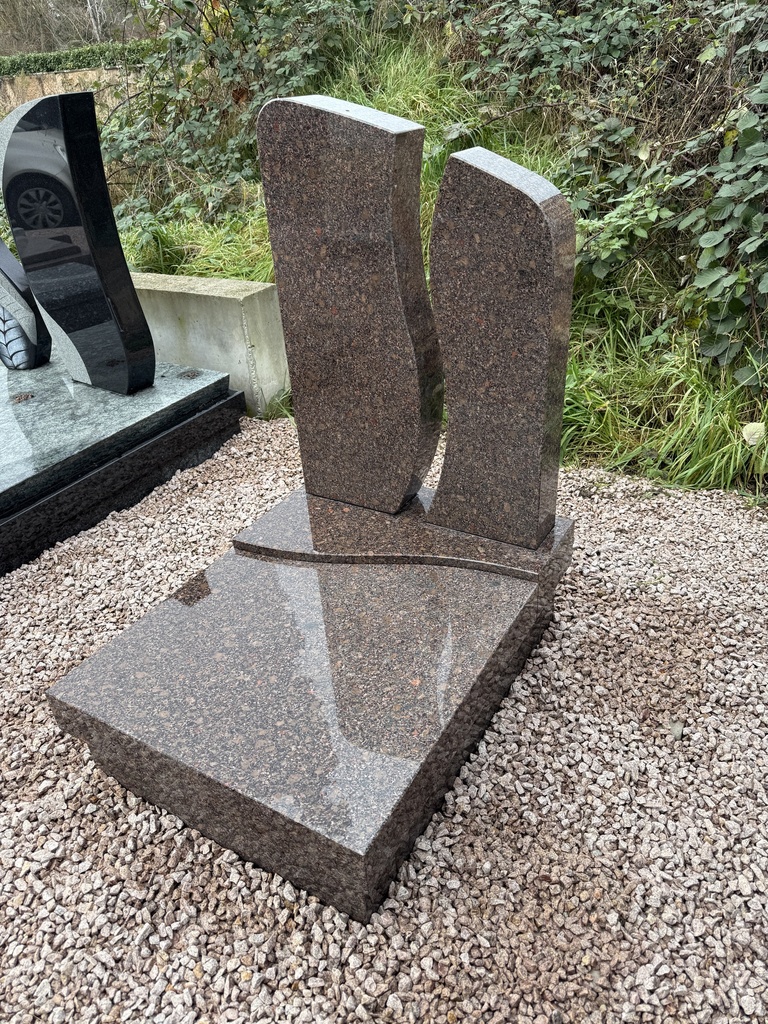 Monument Funéraire Ladon (80x60cm-cinéraire)