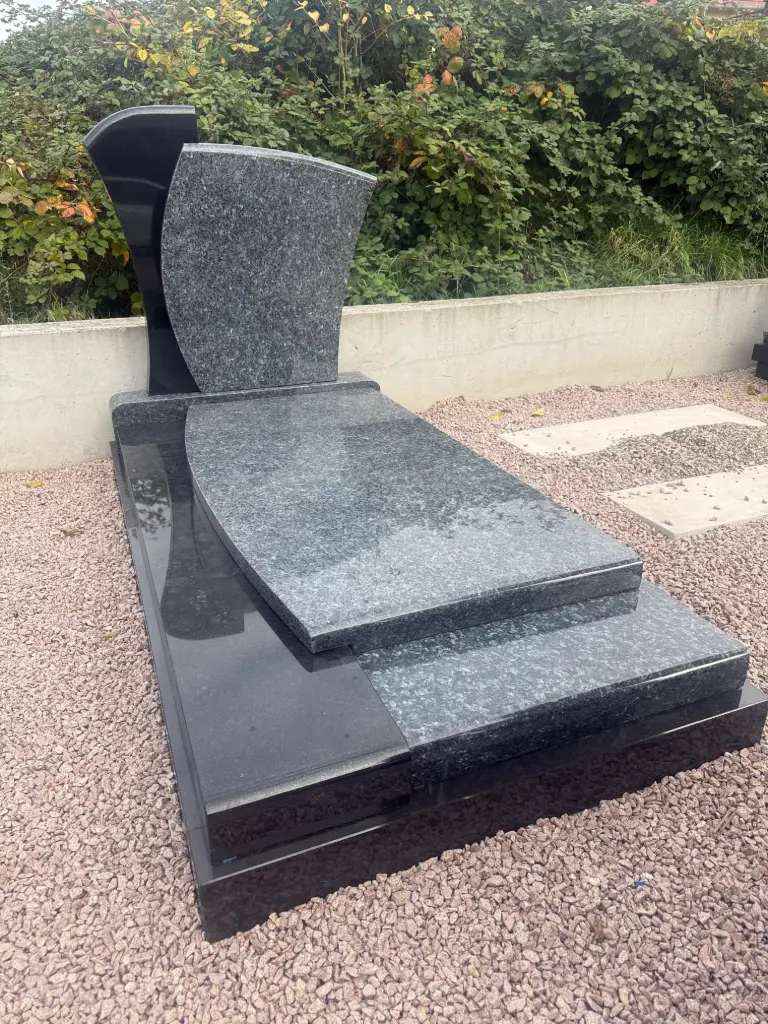 Monument Funéraire OCTAVE (205x105)
